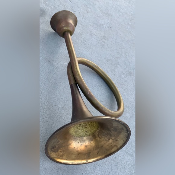 Vintage Mid Century Antique Solid Brass Bronze Figural Bugle Horn Candlestick - Picture 9 of 16